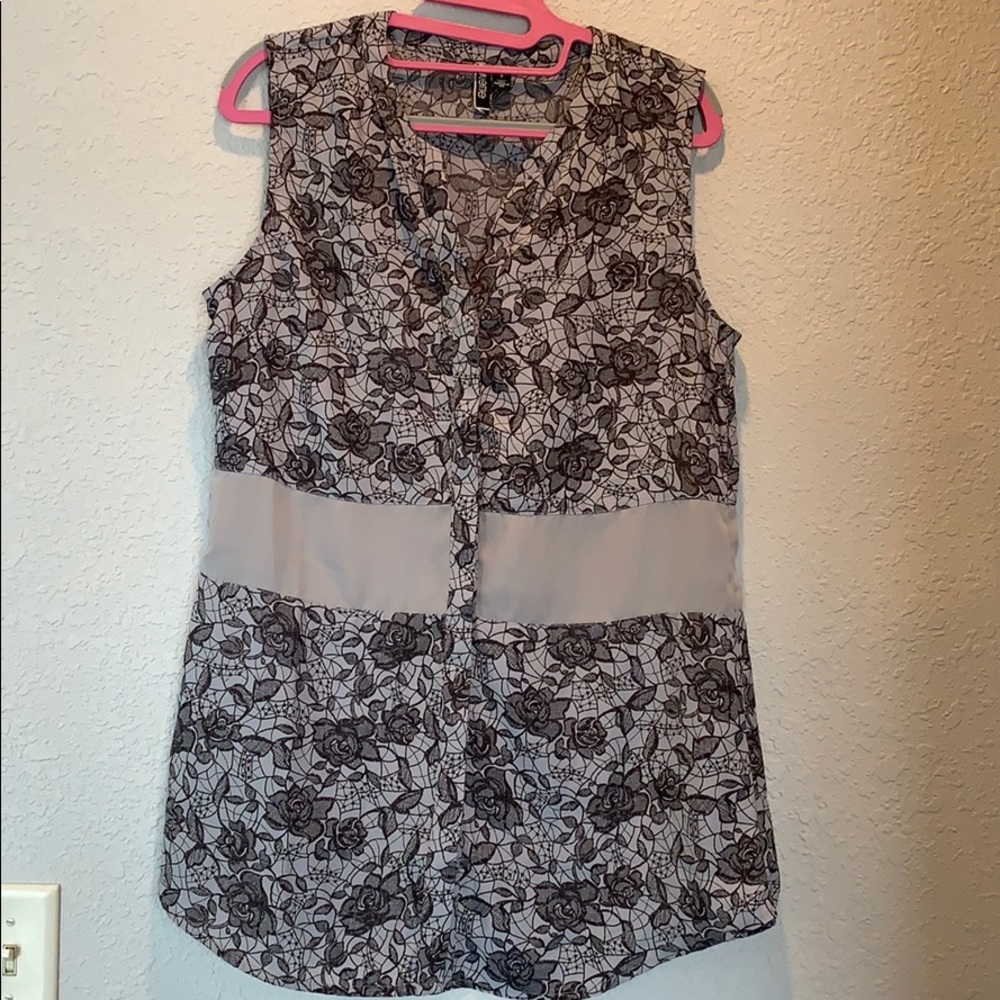 Floral tank